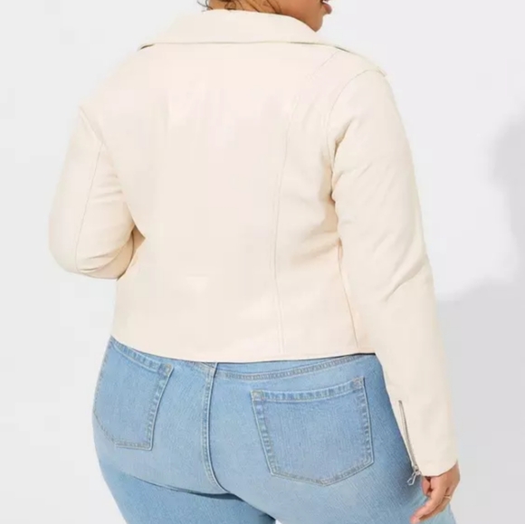 Torrid Sz 3 NWT Faux Leather Asymmetrical Moto Jacket - Picture 3 of 8